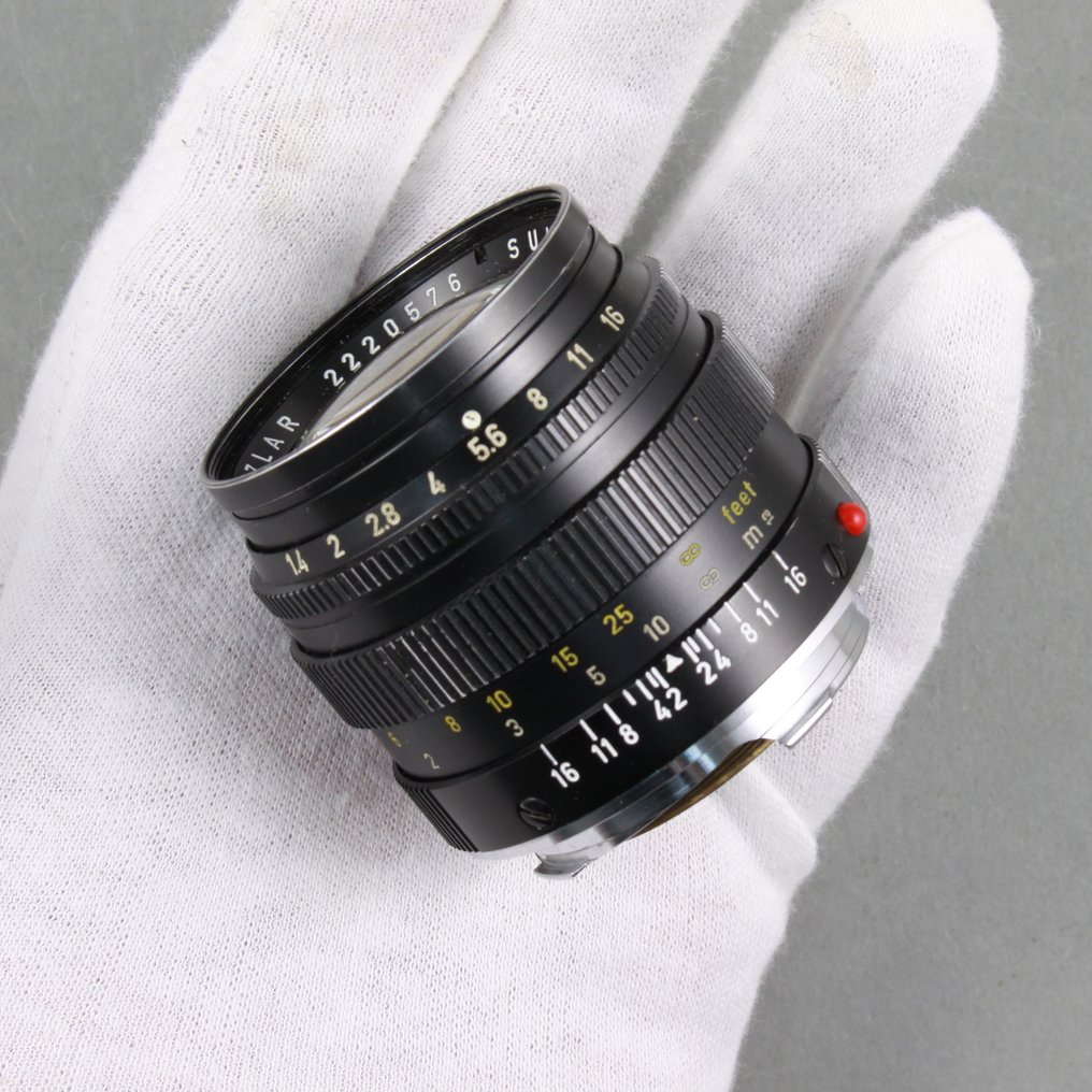 Leitz, Leica SUMMILUX-M  F1.4/50mm with hood, Rangefinder camera  (No reserve price) #1.0