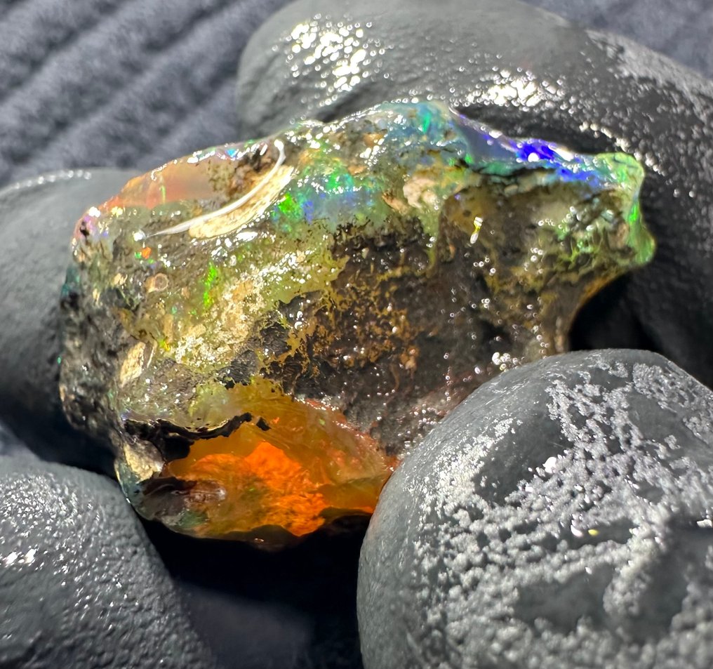 28ct Crystal Opal Rough- 5.6 g #1.0