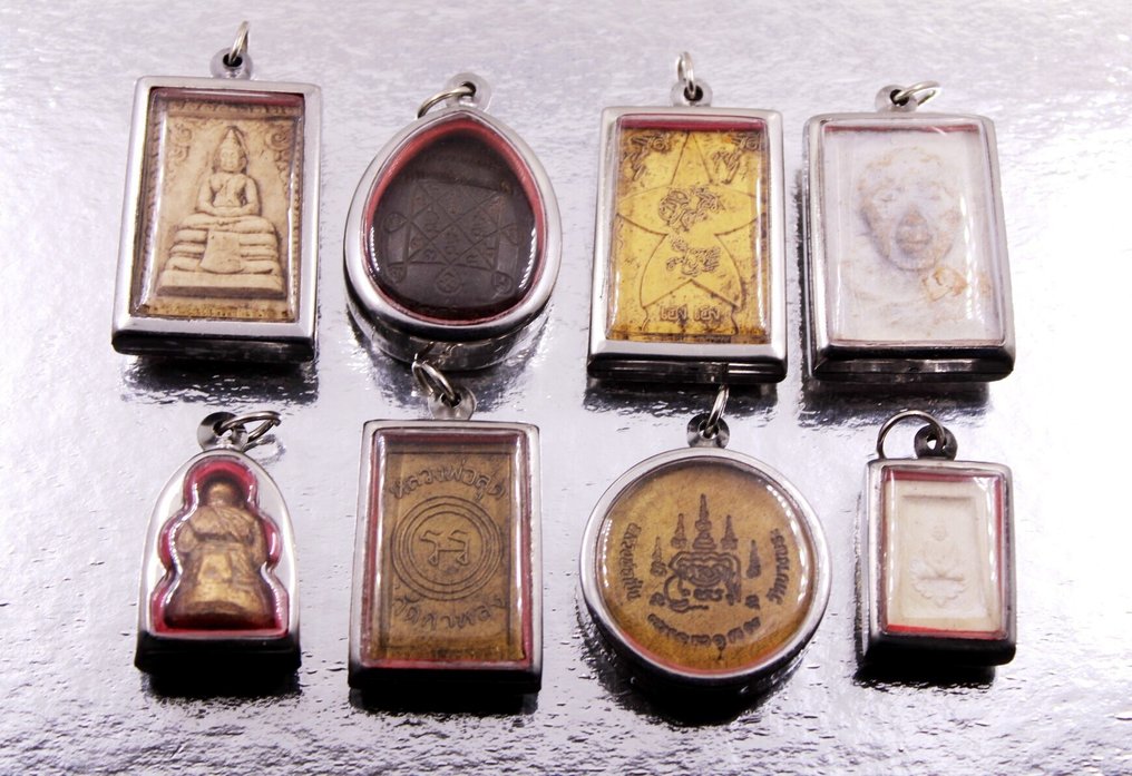 8 riipusta, talismaania ja amuletteja meditaatioon, suojeluun ja reliikoihin. - Buddha - Thaimaa (Ei pohjahintaa) #2.1