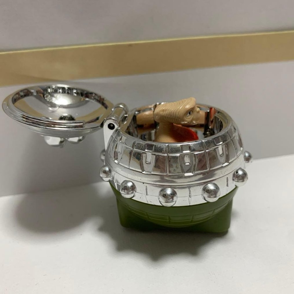 E.T. - Extremely Rare 1982 E.T. Vintage Wind-Up Spaceship Toy — Universal Studios Japan / Showa Retro #2.1