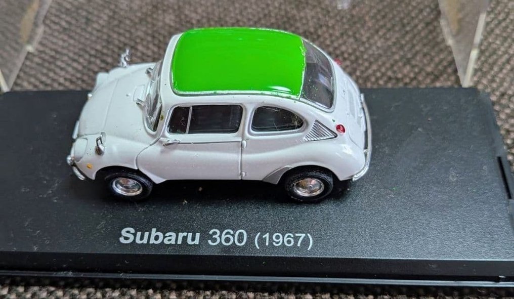Set of 3 Vintage Die-Cast Model Cars – VW Beetle, VW 1200 (1951), Subaru 360 (1967) – with Display - Modellino di auto #2.1
