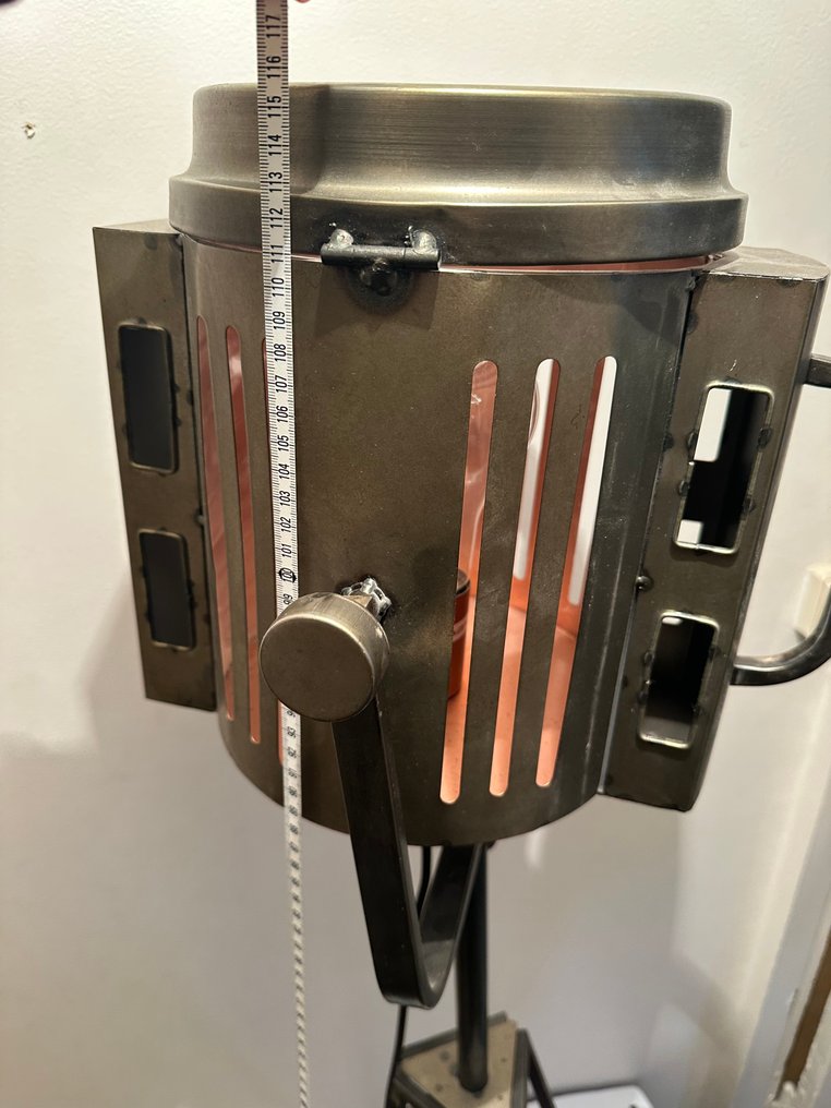 Lamp - Iron - Cinema lamp design #4.3