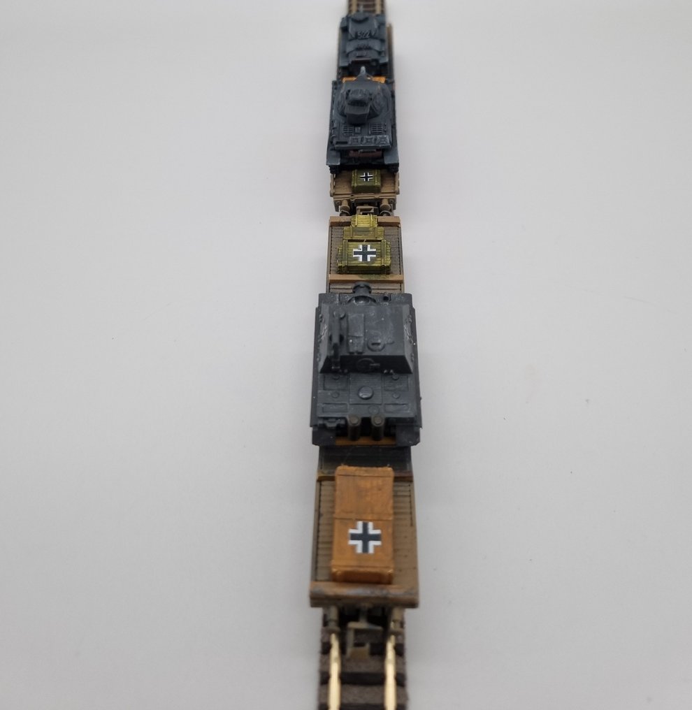 Arnold, Roco N - Modellbahnwagen (2) - Wehrmacht - Panzerschwertransport mit Sturmmörser und Kampfpanzer - im Top Zustand! - DRG #3.2