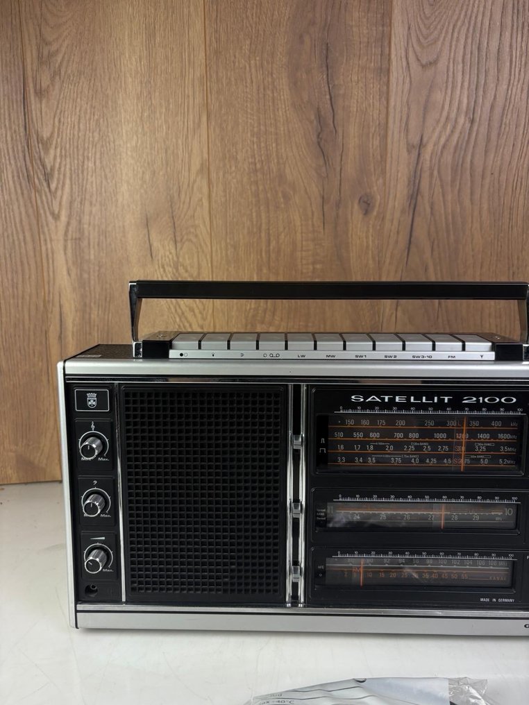 Grundig - Satellit 2100 Radio #2.1
