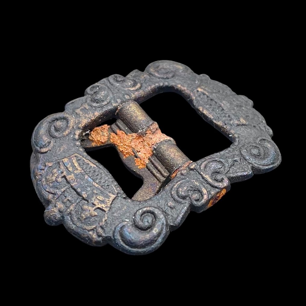 中世紀後期 金色铜残留物可见 华丽装饰的鞋带扣 - 30 mm  (沒有保留價) #2.1