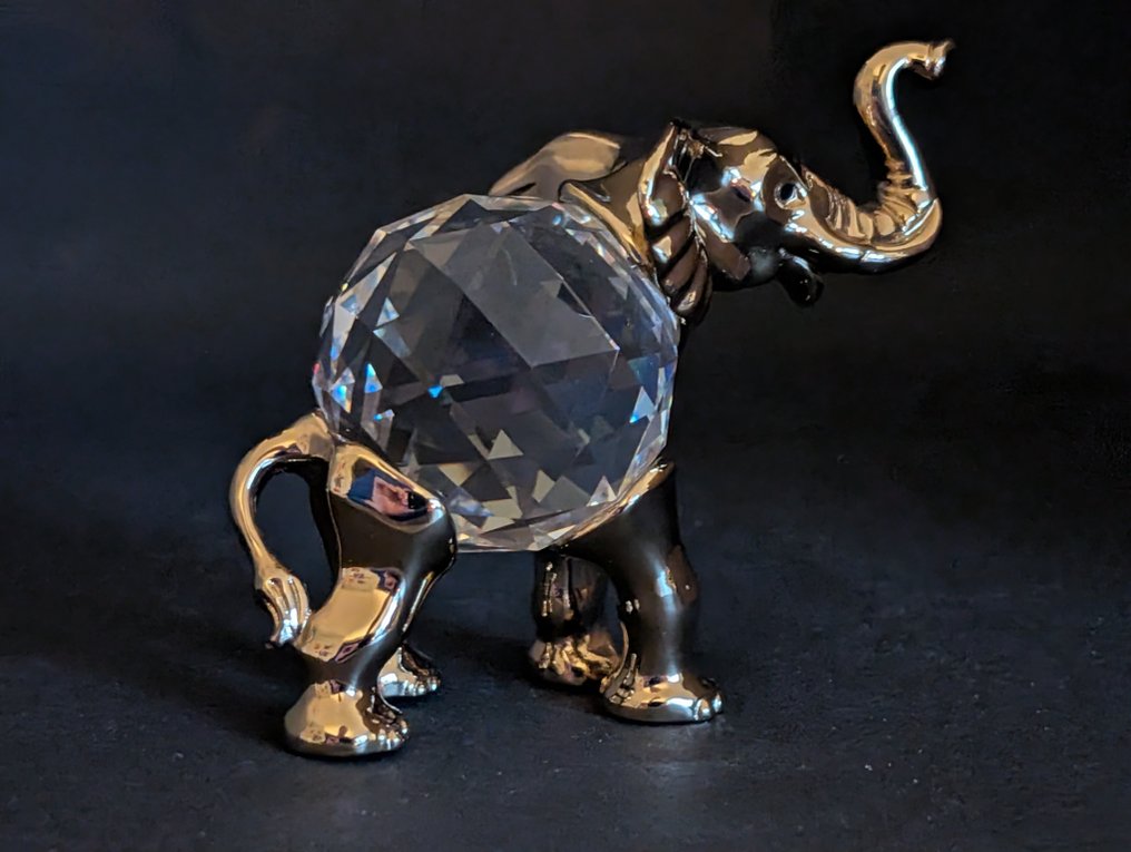 Statue, Olifant gemaakt met Swarovski elementen - 7.3 cm - Crystal - 1980 #1.0
