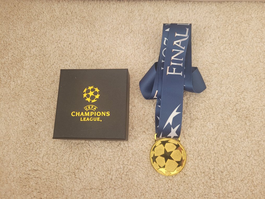 Real Madrid - Τσάμπιονς Λιγκ ποδοσφαίρου 2014. Αθλητικό μετάλλιο.  #1.0
