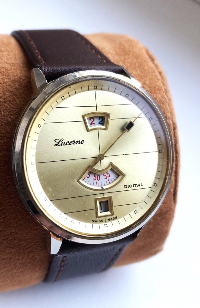 Lucerne - Digital - Jump Hour - No reserve price - 19267 (12105-9896) - Men - 1970-1979 #1.0