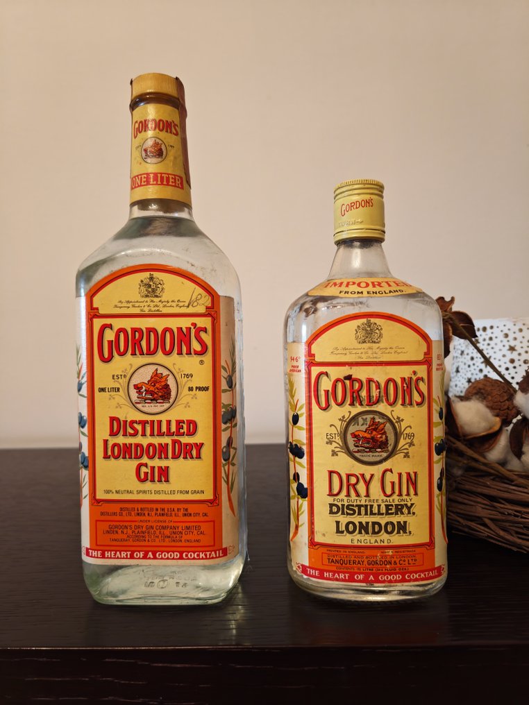 Gordon's - Distilled London Dry Gin - b. Década de 1960, Década de 1970 - 1,0 litros, 75 cl - 2 botellas #1.0