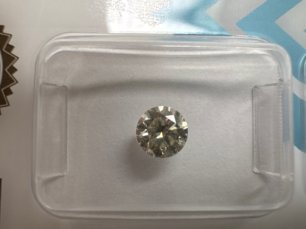 χωρίς τιμή ασφαλείας - 1 pcs Διαμάντι  (Φυσικού χρώματος)  - 0.54 ct - Στρογγυλό - Fancy light Γκριζωπό, Πρασινωπό, Κίτρινο - SI1 - International Gemological Institute (IGI) #2.1