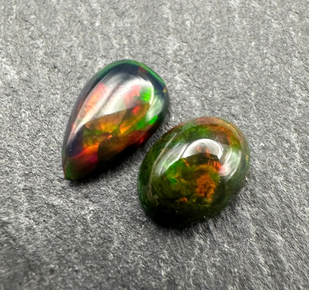 2,28 ct Opal Cabochons- 0.45 g - (2) #2.1