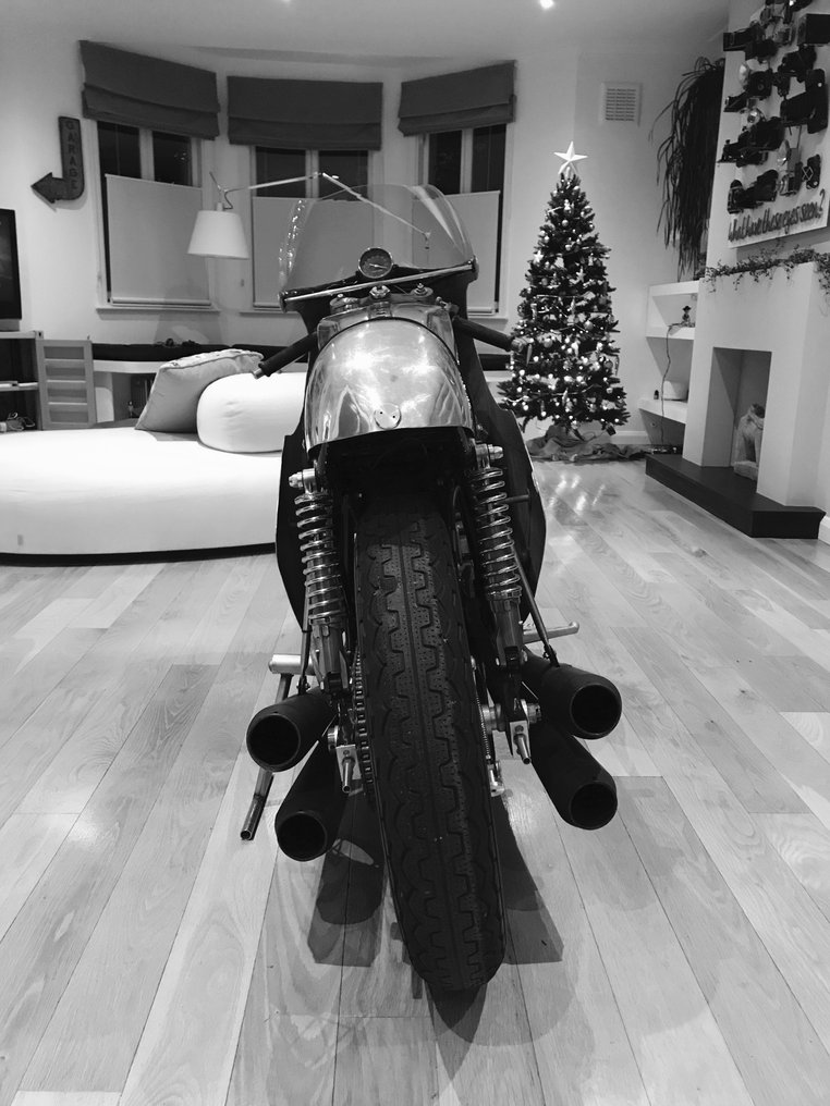 Honda - RC 181 - Mike Hailwood Replica #3.2