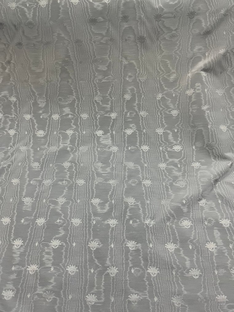 White optical moiré fabric with a floral pattern - Textile - 600 cm - 150 cm #1.0