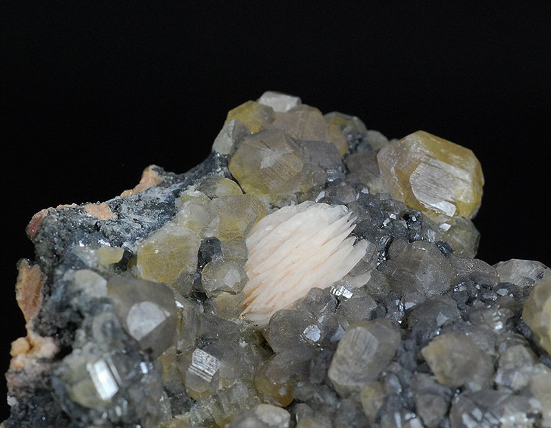 Cerussite and baryte Crystals on matrix - Height: 80 mm - Width: 65 mm- 195 g #3.2