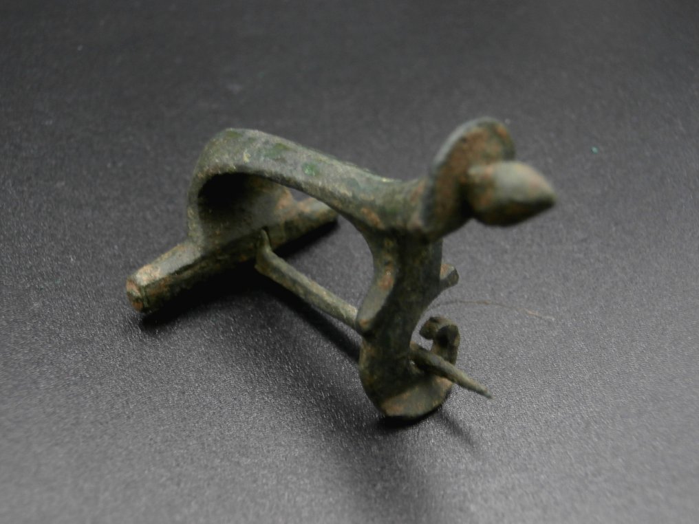 Ρωμαϊκή περίοδος Υπέροχη χάλκινη επιγονατίδα γόνατος (αρχικό καρφί!!) (χωρίς τιμή ασφαλείας) #1.0