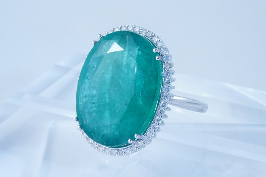 No reserve price - Ring Platinum -  21.38ct. tw. Emerald - Diamond #1.0
