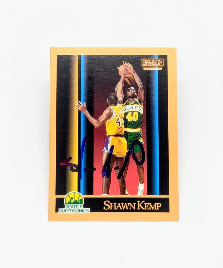 1989/90 Skybox Shawn Kemp - Hand Signed Rookie Card - Beckett Verified Autograph Card - 近全新(NM) #1.0