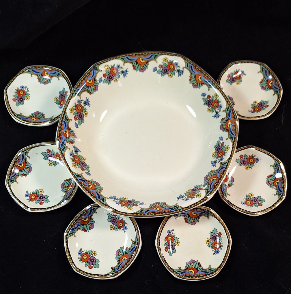 Societe Ceramique Maestricht - Platter (7) - Earthenware - shell set #1.0