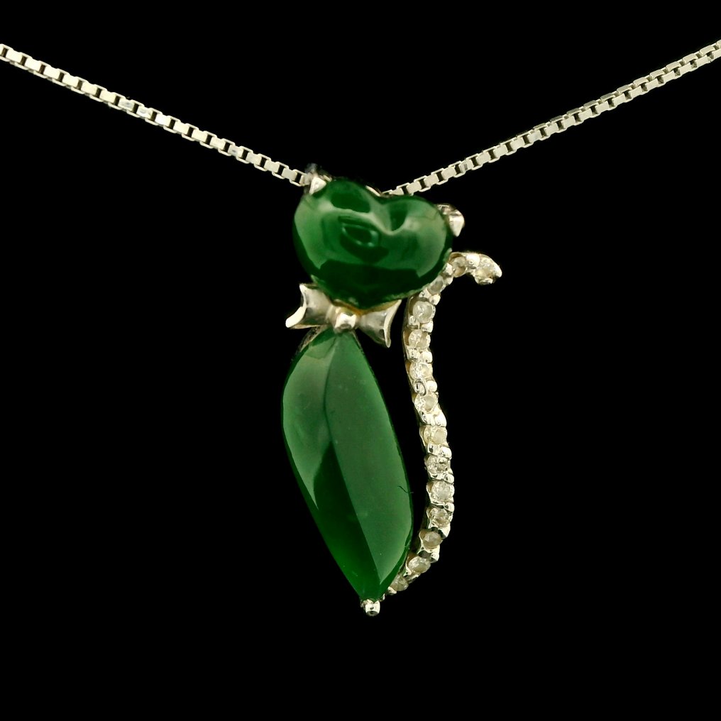 Sans prix de réserve - Pendentif Argent, Pendentif chat en jade naturel certifié NGTC en or 18 carats avec pierres latérales en diamant Jade - Diamant #1.0