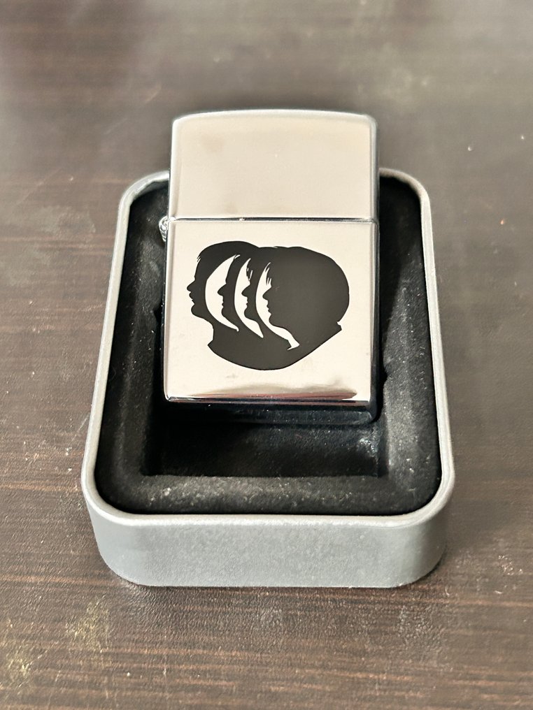 Zippo - D13-profile pictures metallic silver Zippo - Sem preço de reserva - Isqueiro - Aço #1.0