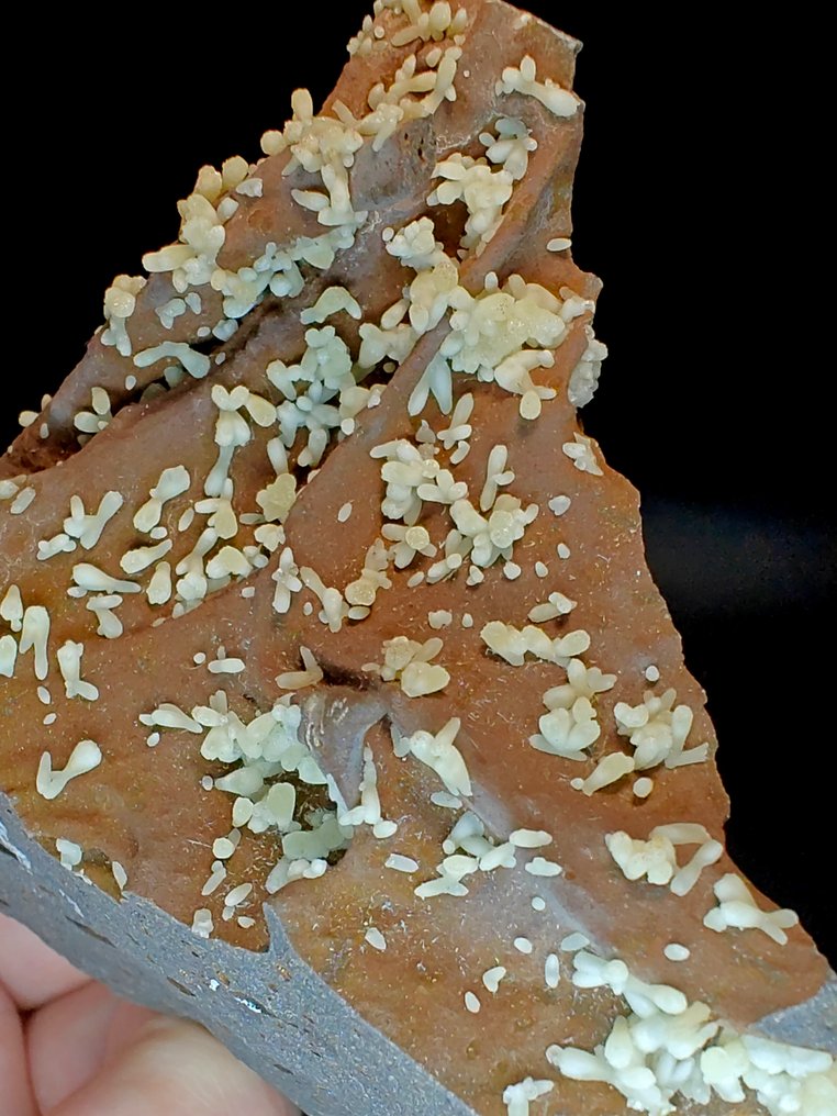 Calcite globulare - Höhe: 11 cm - Breite: 8 cm- 248 g #1.0