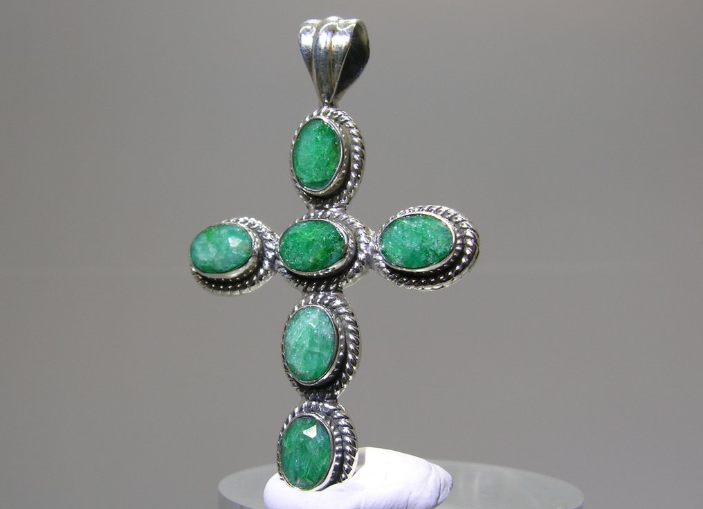 Emerald Pendant - Height: 49 mm - Width: 31 mm- 7.26 g - (1) #1.0