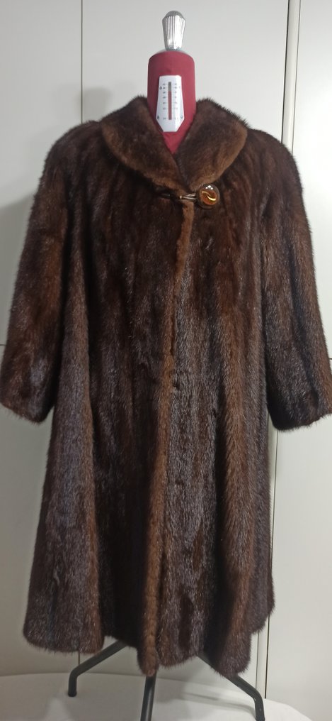 Artisan Furrier - Fur coat #1.0