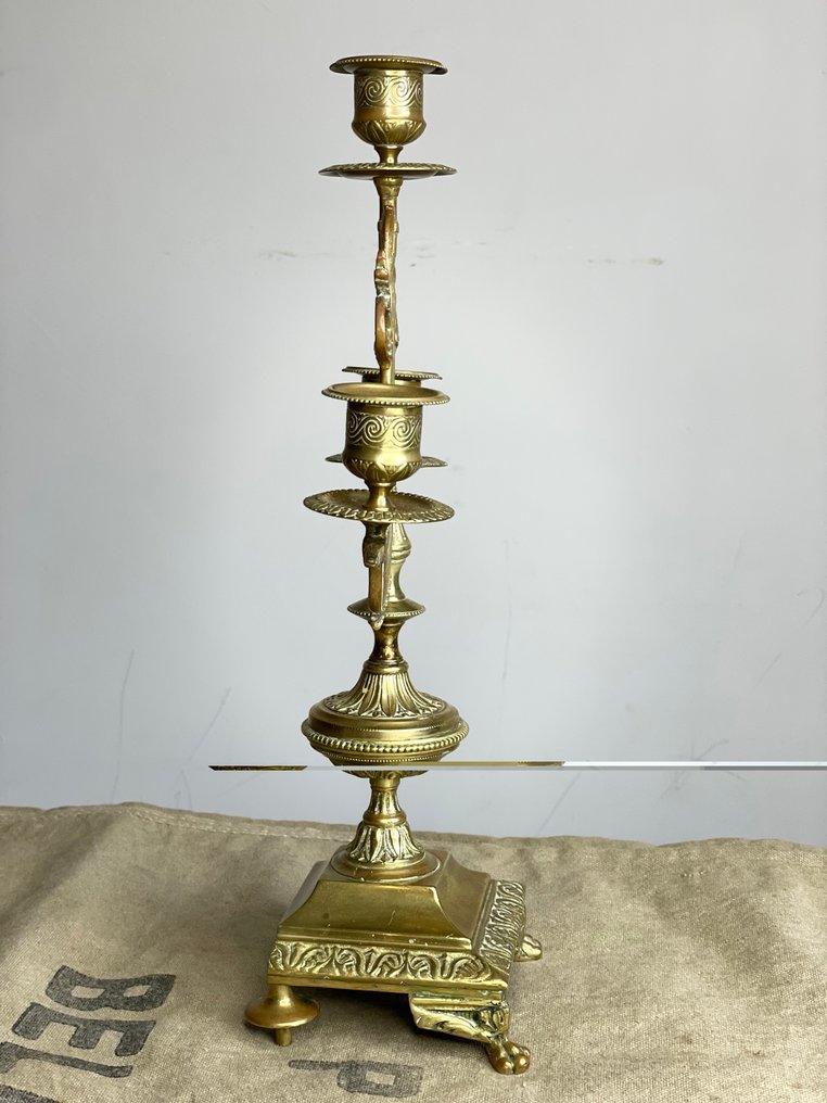 Lysestage - Støbemessing #1.0