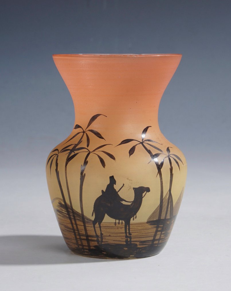 Henri Martin (attrib). - Vase - Vase with Orientalist desert decor • circa 1920–1940 - signed - Glass #1.0