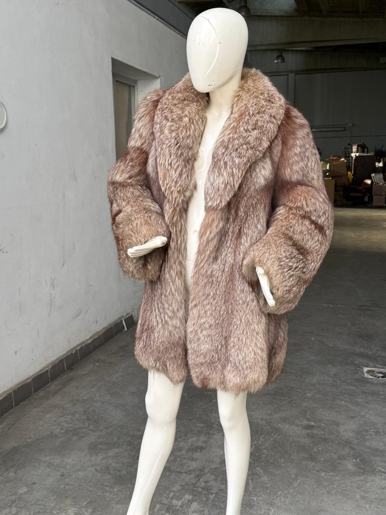 Artisan Furrier - Fur coat #3.2
