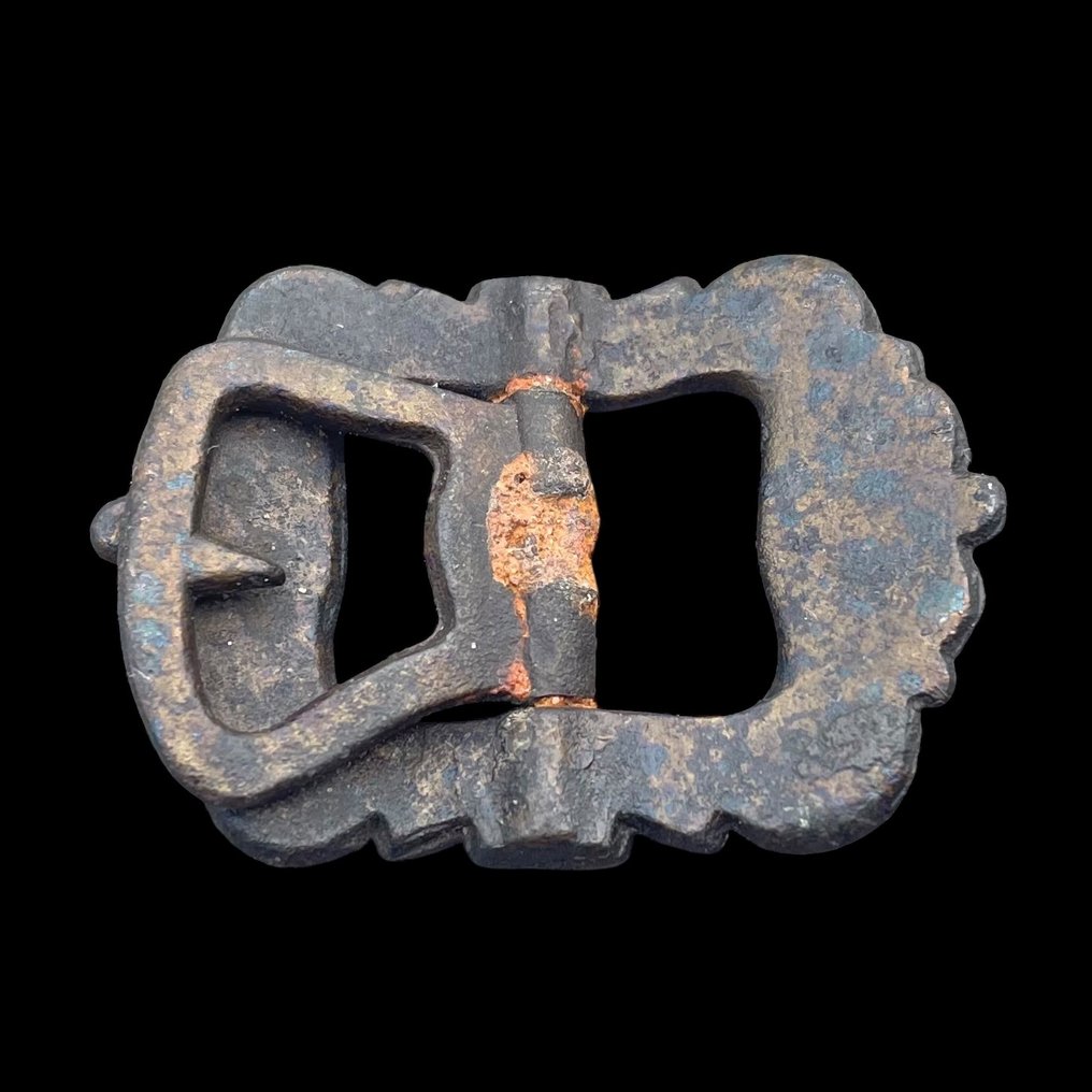 中世紀後期 金色铜残留物可见 华丽装饰的鞋带扣 - 30 mm  (沒有保留價) #1.0