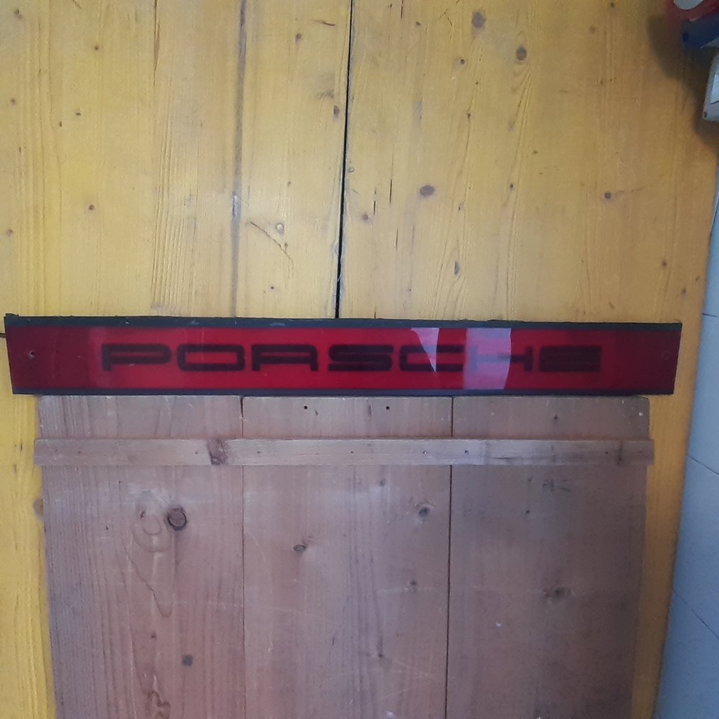 rear reflector - Porsche - 911 - 1975 #1.0