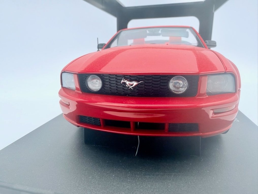 Autoart 1:18 - Modell autó - Ford Mustang GT Convertible - 2006, 1 of 6000 pcs world wide - Régi, de új készlet #3.2