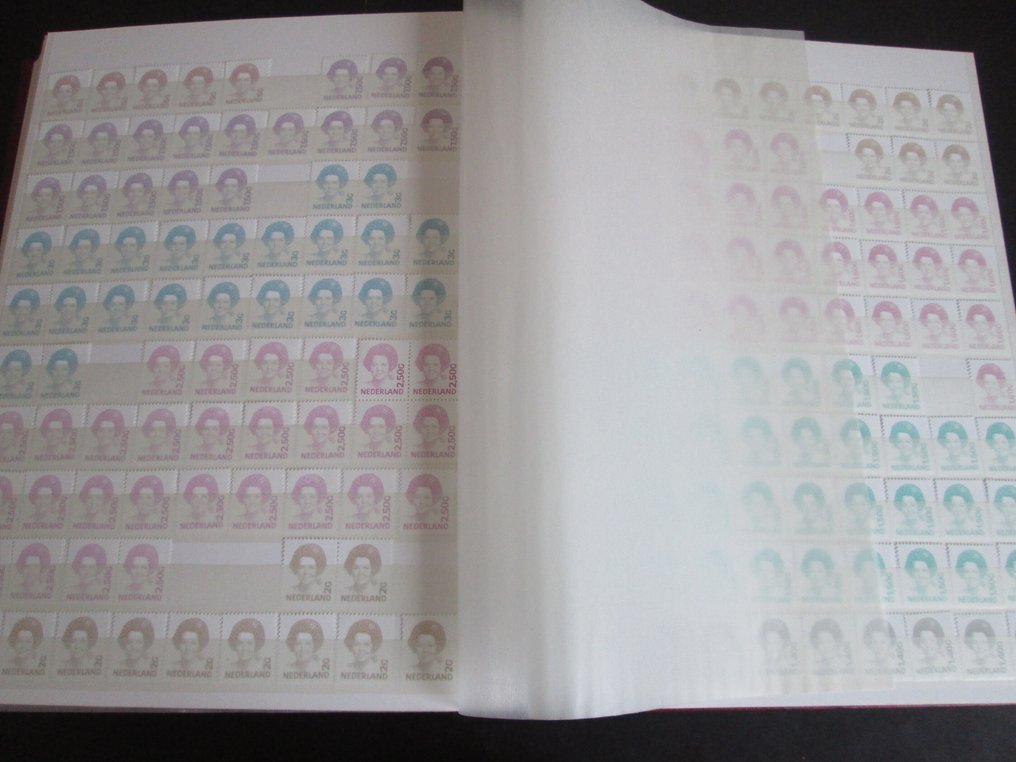 Netherlands - Crouwel / Regina / Beatrix stamps by quantity, including roll stamps. #1.0