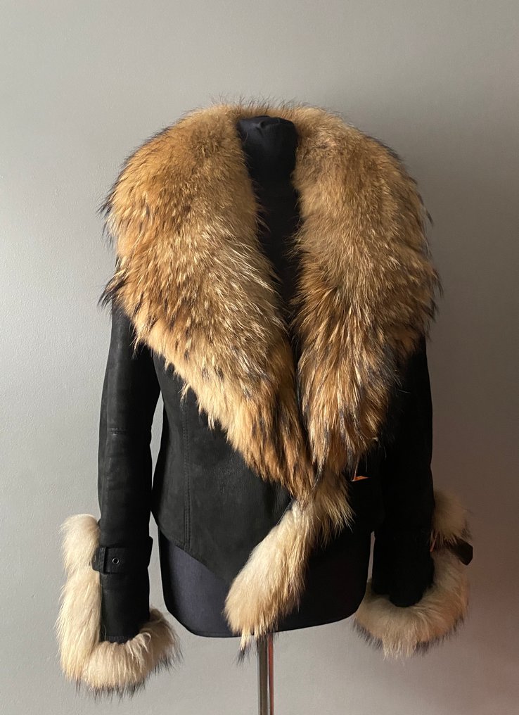 Artisan Furrier - Fur coat #1.0