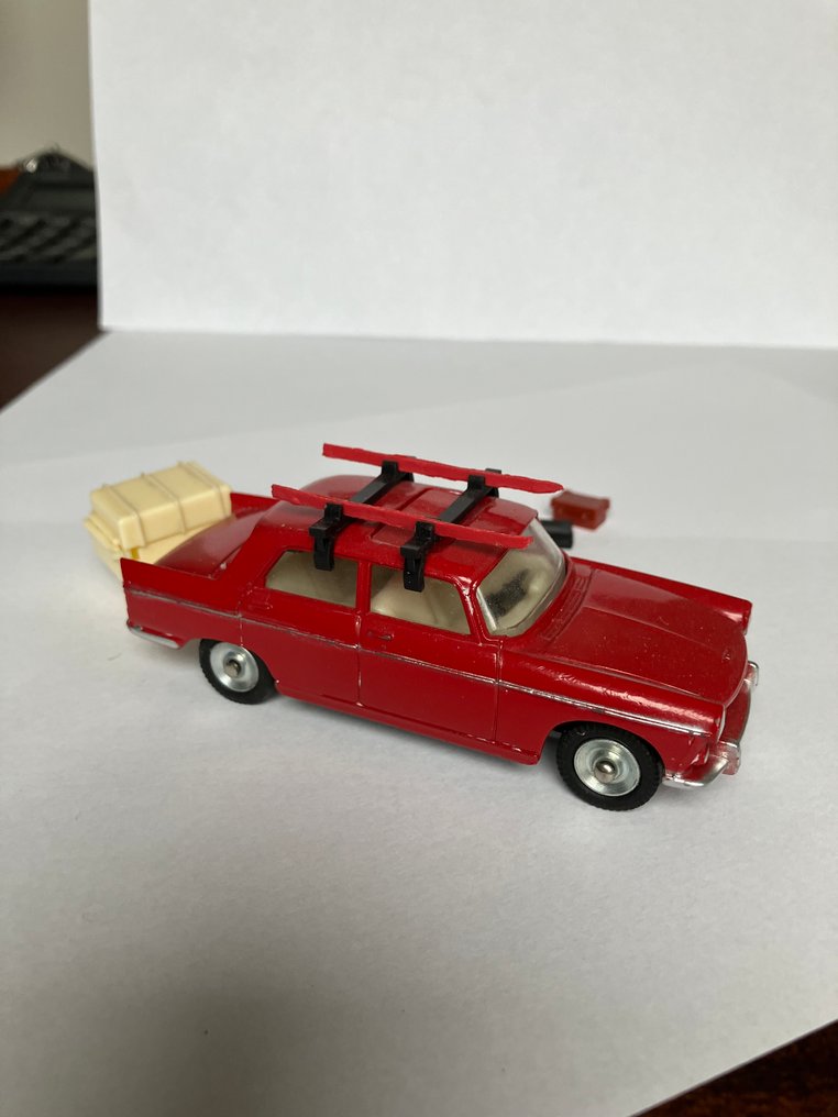 Dinky Toys 1:43 - Miniatura de carro - Peugeot 404 - Com reboque #2.1