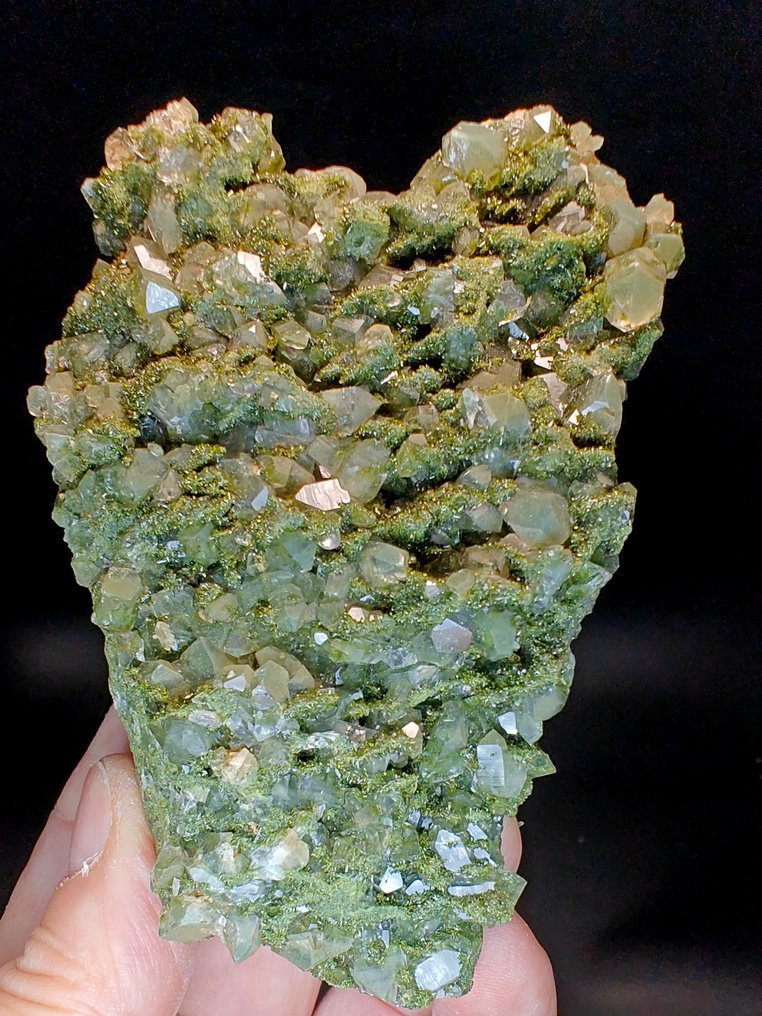 Epidote and Quartz Crystals on matrix - Height: 10 cm - Width: 7 cm- 367 g #1.0