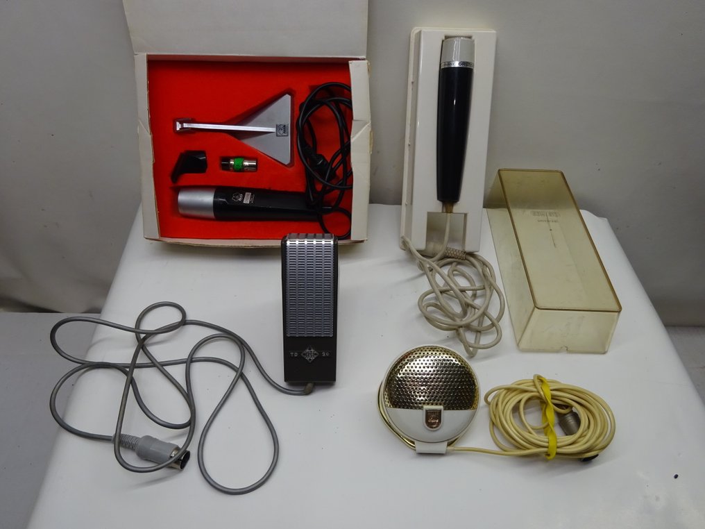 AKG,Grundig,Telefunken en Philips. - Lotje av 4 vintage mikrofoner. Mikrofon - Flere modeller #1.0