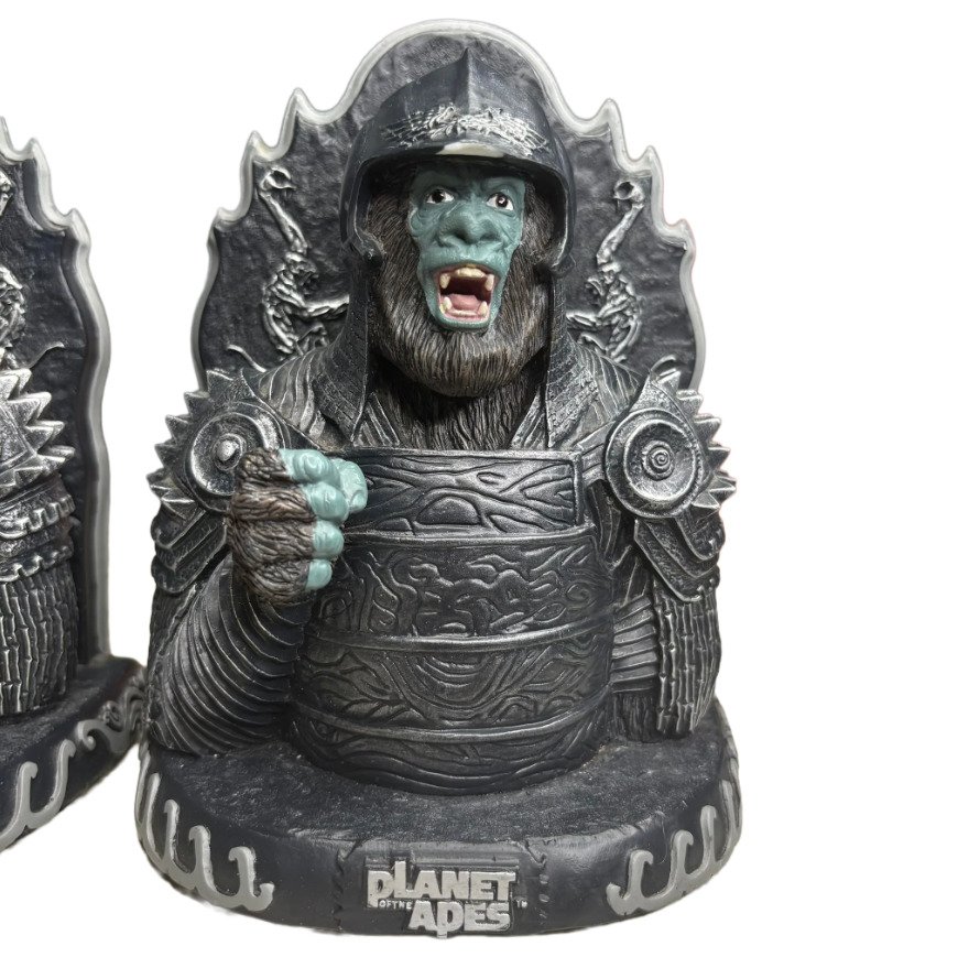 Neca  - 戰士玩偶 Planet of the Apes Ape Warrior Bookends - 2000-2010 - 中國 #3.2