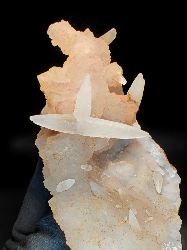 Calcite & Calcedonio Crystals on matrix - Height: 16 cm - Width: 9 cm- 292 g #1.0