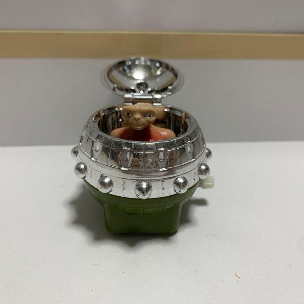 E.T. - Extremely Rare 1982 E.T. Vintage Wind-Up Spaceship Toy — Universal Studios Japan / Showa Retro #1.0