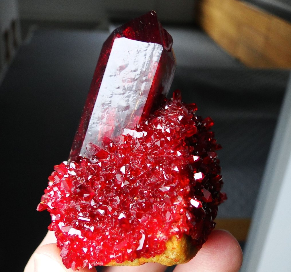 Estourar Cristal vermelho profundo incrível sobre matriz - sem preço de reserva!- 154 g #2.1