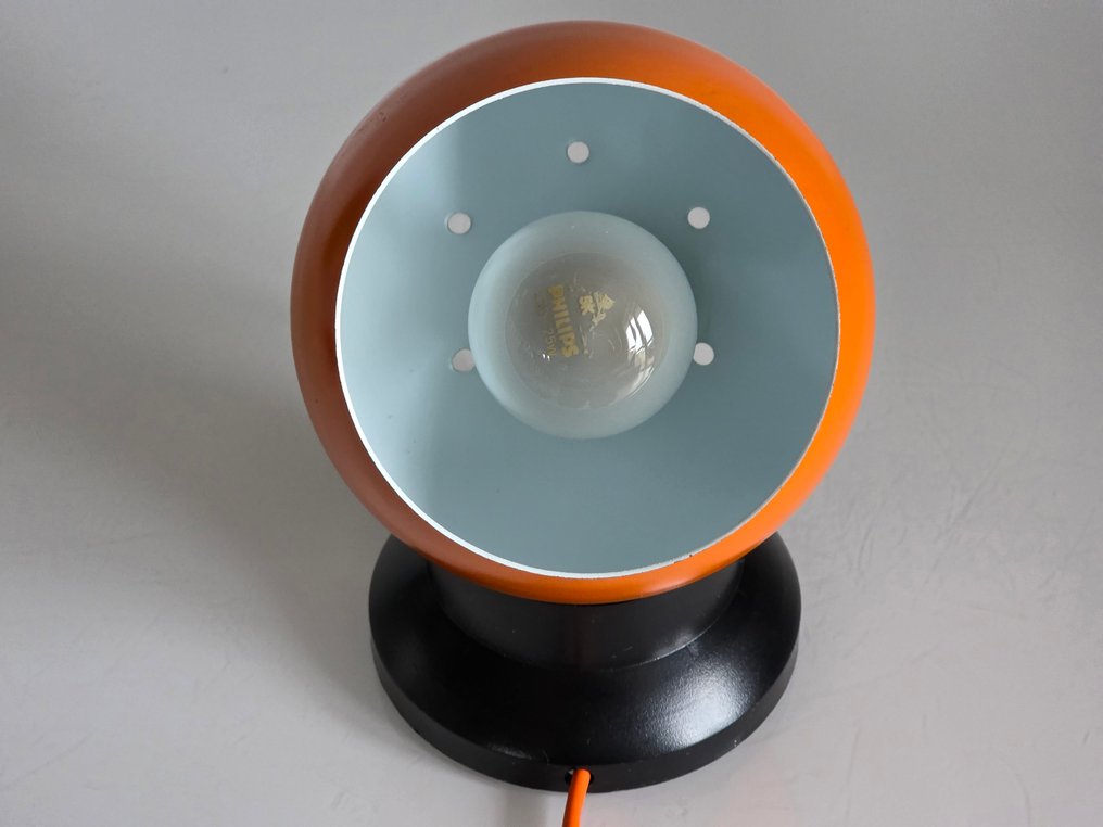 Ikona duńskiego designu z lat 70. – pomarańczowa lampa magnetyczna Benny'ego Frandsena - Lampada da comodino - Metallo, Plastica #3.2