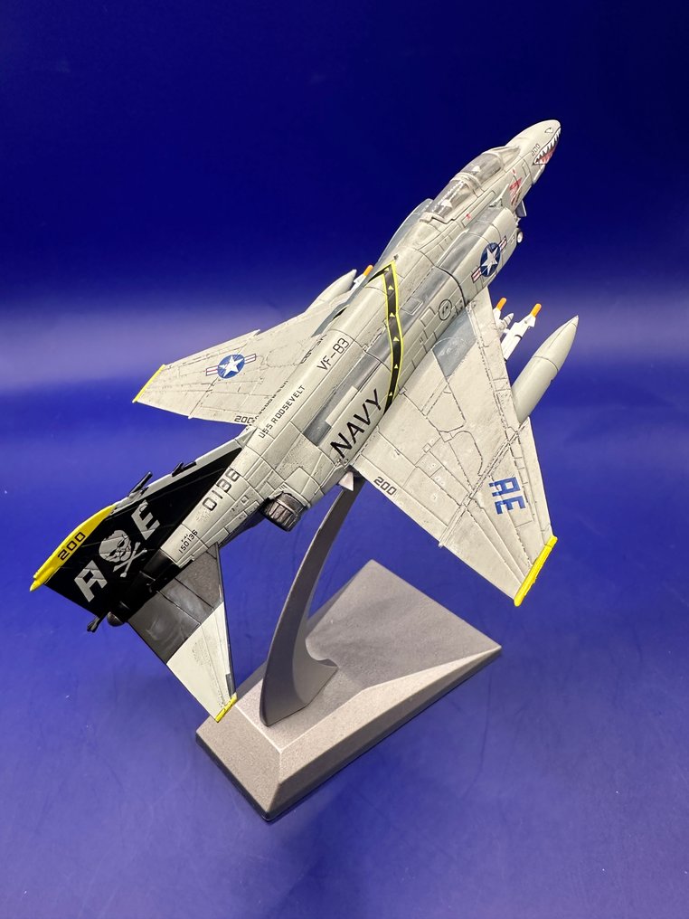 1:100 - Model plane - McDonnell Douglas F-4C Phantom II N1 - USA Marine livery USS Roosevelt #2.1