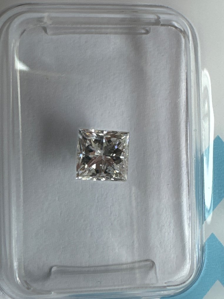 Nincs minimálár - 1 pcs Gyémánt (Természetes) - 0.62 ct - D (színtelen) - I1 - Nemzetközi Gemmológiai Intézet (IGI) #1.0