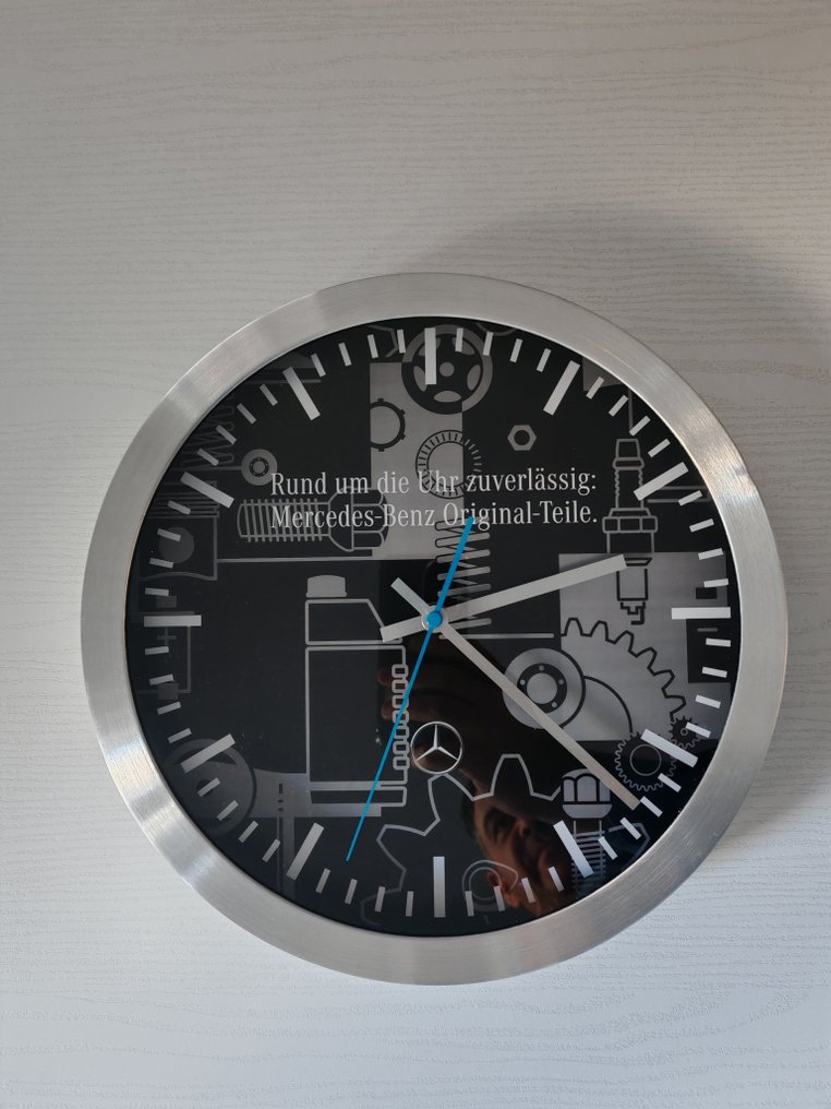 seinäkello - Mercedes-Benz #1.0