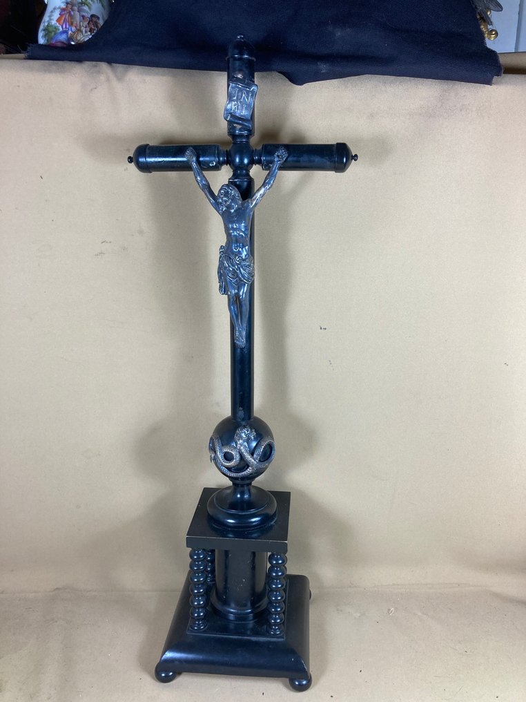  (十字架状)耶稣受难像 - 木, 镀银 - 1850-1900 - 漆黑木制十字架 - 64 厘米  #2.1