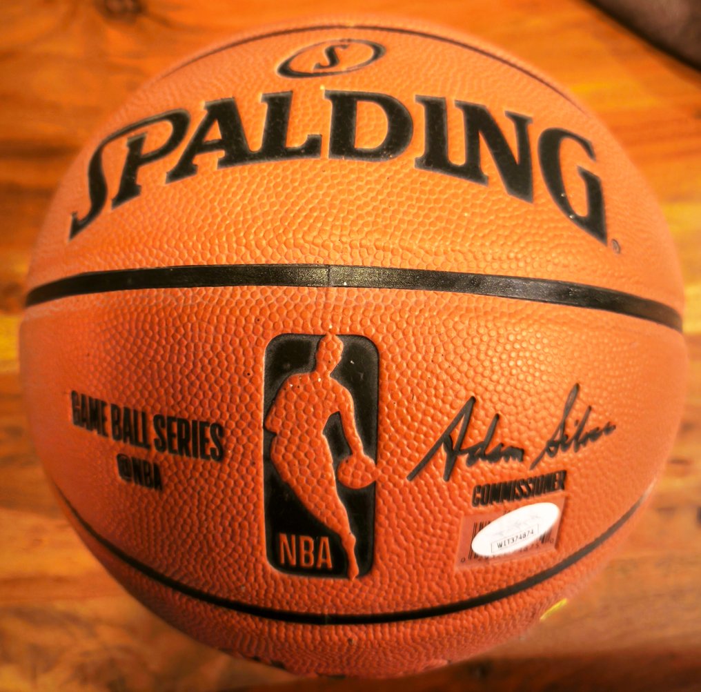 NBA - Detlef Schrempf - Basketball - ball #2.1