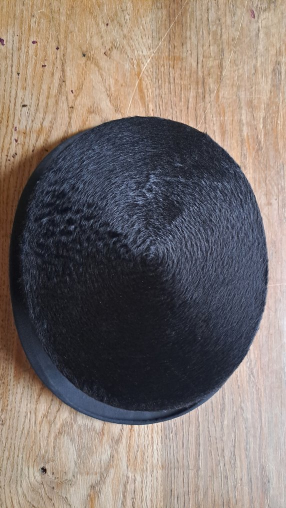 Unsigned - Cappello (1) - Velluto #4.3