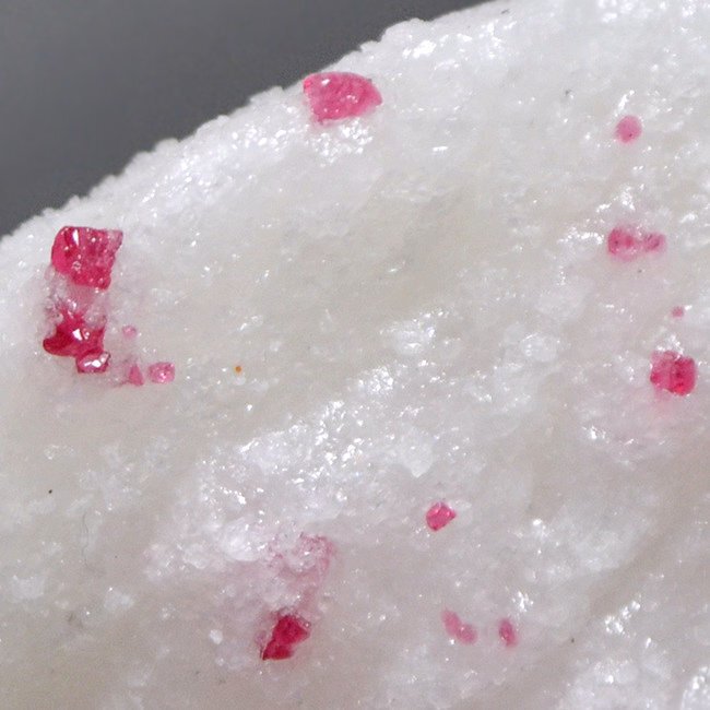 Spinel Crystals on matrix - Height: 4.5 cm - Width: 7 cm- 85 g #1.0